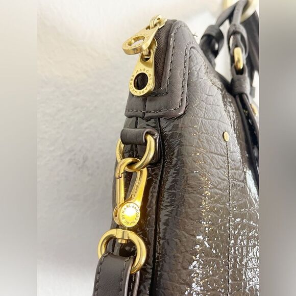 Marc Jacobs embossed gray patent leather laptop purse bag - Picture 9 of 14